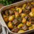 Запеченный картофель с мясом: быстрый рецепт для будней